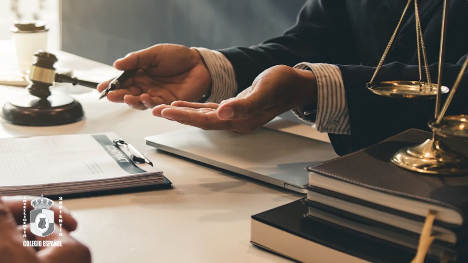 Licenciatura en Derecho con enfoque en juicios orales